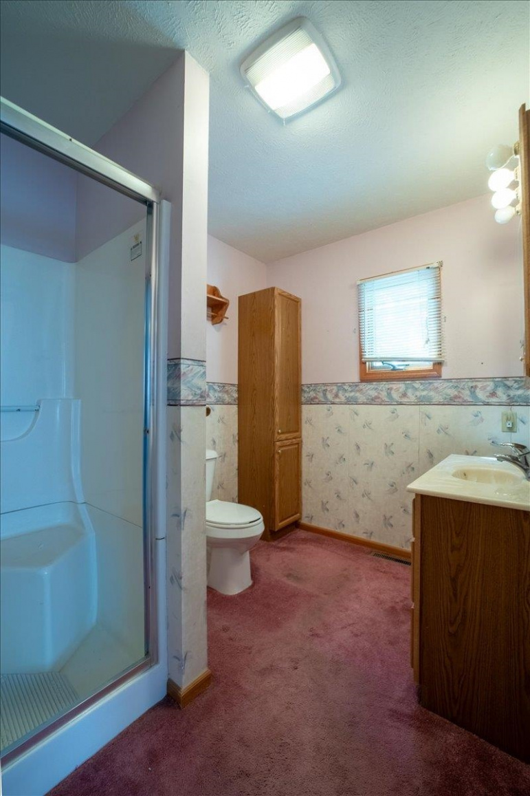 715 E Oliver Street Hansen, Nebraska 68901, 5 Bedrooms Bedrooms, ,3 BathroomsBathrooms,Residential,For Sale,715 E Oliver Street,20261086