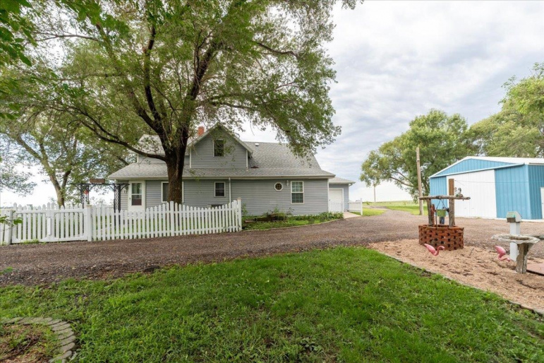 715 E Oliver Street Hansen, Nebraska 68901, 5 Bedrooms Bedrooms, ,3 BathroomsBathrooms,Residential,For Sale,715 E Oliver Street,20261086