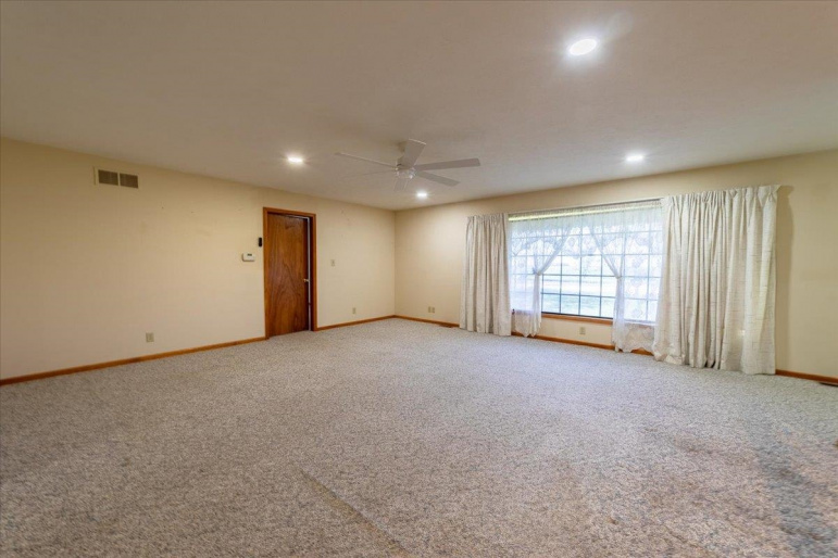 715 E Oliver Street Hansen, Nebraska 68901, 5 Bedrooms Bedrooms, ,3 BathroomsBathrooms,Residential,For Sale,715 E Oliver Street,20261086