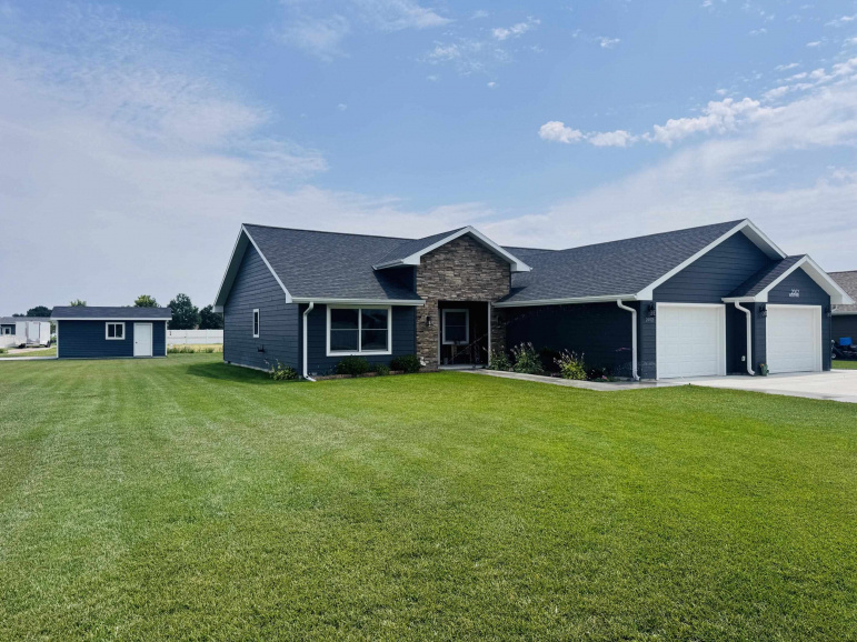 2002 Freedom Avenue Lexington, Nebraska 68850, 3 Bedrooms Bedrooms, ,2 BathroomsBathrooms,Residential,For Sale,2002 Freedom Avenue,20261083