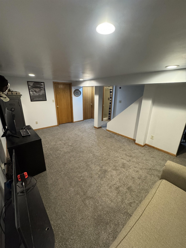 522 E 12th Street Hastings, Nebraska 68901, 3 Bedrooms Bedrooms, ,2 BathroomsBathrooms,Residential,For Sale,522 E 12th Street,20261097