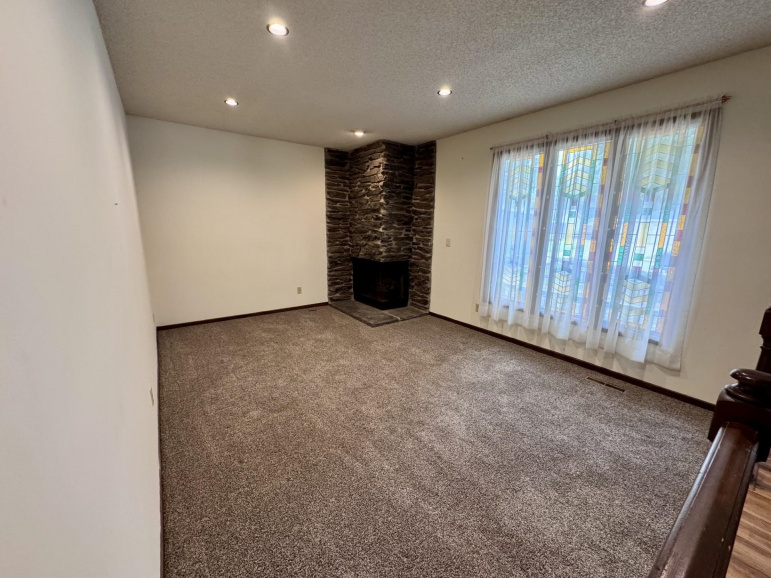 4214 1st Avenue Kearney, Nebraska 68847, 4 Bedrooms Bedrooms, ,3 BathroomsBathrooms,Residential,For Sale,4214 1st Avenue,20261098