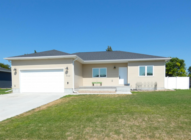 705 Turkey Drive Gibbon, Nebraska 68840, 3 Bedrooms Bedrooms, ,2 BathroomsBathrooms,Residential,For Sale,705 Turkey Drive,20261103