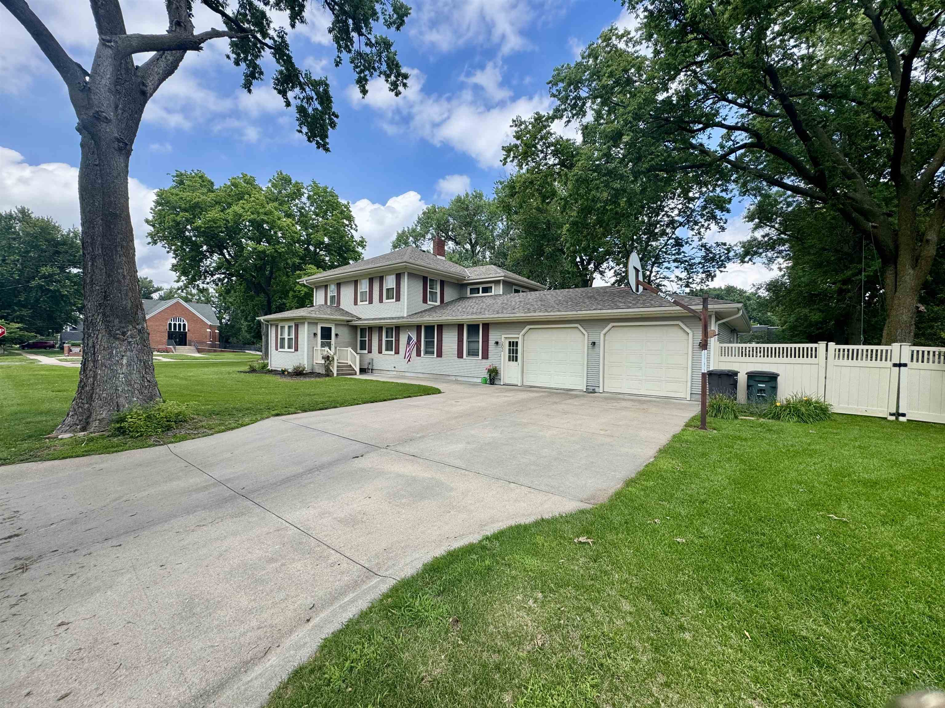 202 E 9th Street Hastings, Nebraska 68901, 4 Bedrooms Bedrooms, ,4 BathroomsBathrooms,Residential,For Sale,202 E 9th Street,20261106