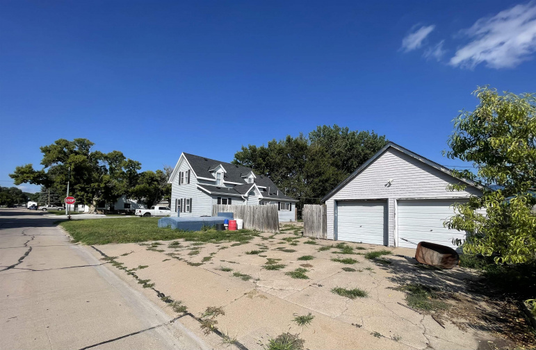 803 10th Street Gothenburg, Nebraska 69138, 4 Bedrooms Bedrooms, ,2 BathroomsBathrooms,Residential,For Sale,803 10th Street,20261115