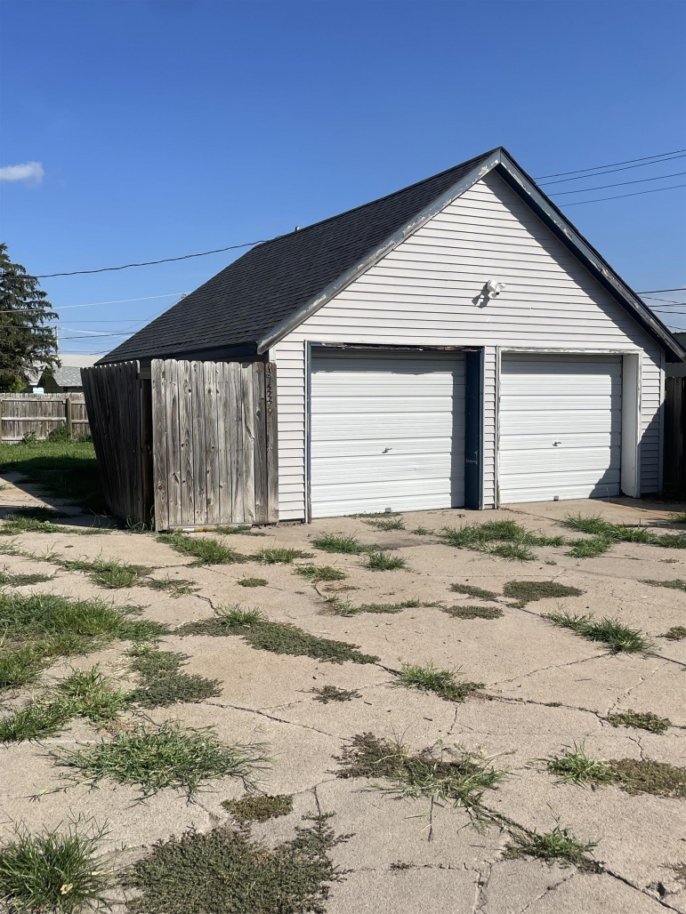 803 10th Street Gothenburg, Nebraska 69138, 4 Bedrooms Bedrooms, ,2 BathroomsBathrooms,Residential,For Sale,803 10th Street,20261115