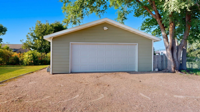 938 W 11th Street Lexington, Nebraska 68850, 4 Bedrooms Bedrooms, ,3 BathroomsBathrooms,Residential,For Sale,938 W 11th Street,20261113