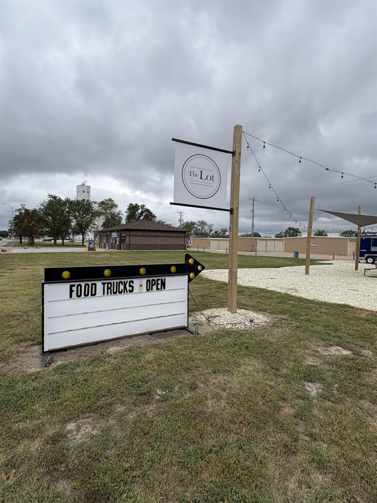 105 W 11th Street Minden, Nebraska 68959, ,Commercial/industrial,For Sale,105 W 11th Street,20261131