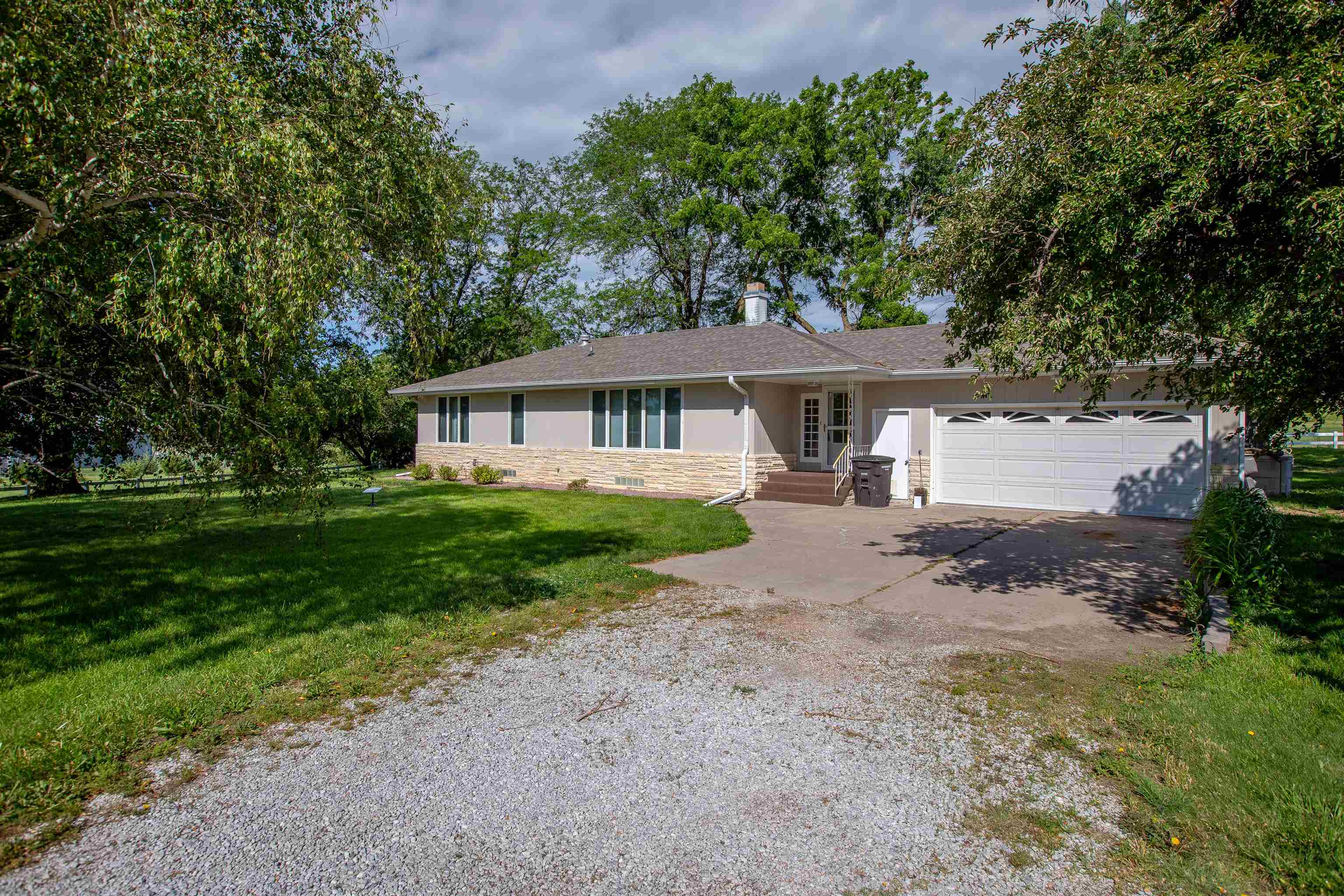 809 HWY 281 Red Cloud, Nebraska 68970, 3 Bedrooms Bedrooms, ,2 BathroomsBathrooms,Residential,For Sale,809 HWY 281,20261130