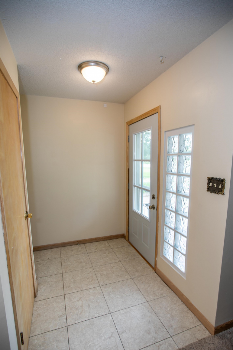 809 HWY 281 Red Cloud, Nebraska 68970, 3 Bedrooms Bedrooms, ,2 BathroomsBathrooms,Residential,For Sale,809 HWY 281,20261130