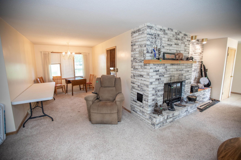 809 HWY 281 Red Cloud, Nebraska 68970, 3 Bedrooms Bedrooms, ,2 BathroomsBathrooms,Residential,For Sale,809 HWY 281,20261130