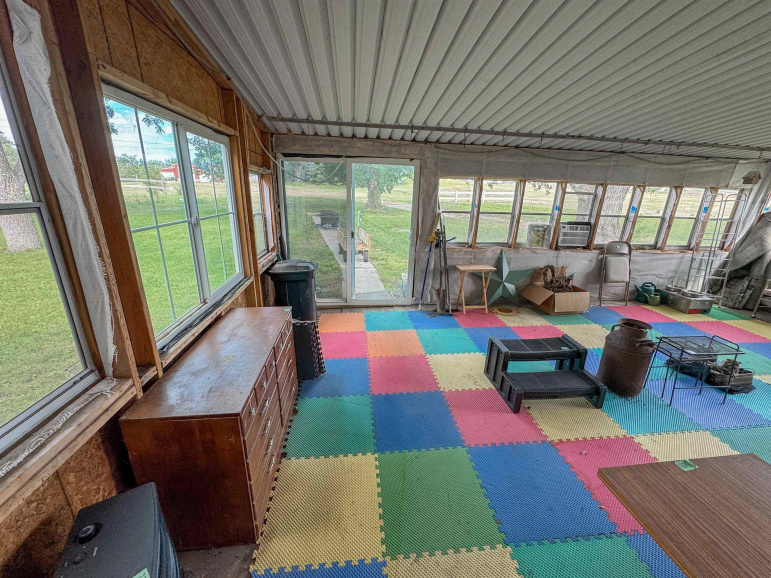 809 HWY 281 Red Cloud, Nebraska 68970, 3 Bedrooms Bedrooms, ,2 BathroomsBathrooms,Residential,For Sale,809 HWY 281,20261130