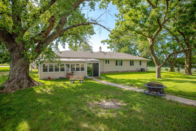 809 HWY 281 Red Cloud, Nebraska 68970, 3 Bedrooms Bedrooms, ,2 BathroomsBathrooms,Residential,For Sale,809 HWY 281,20261130