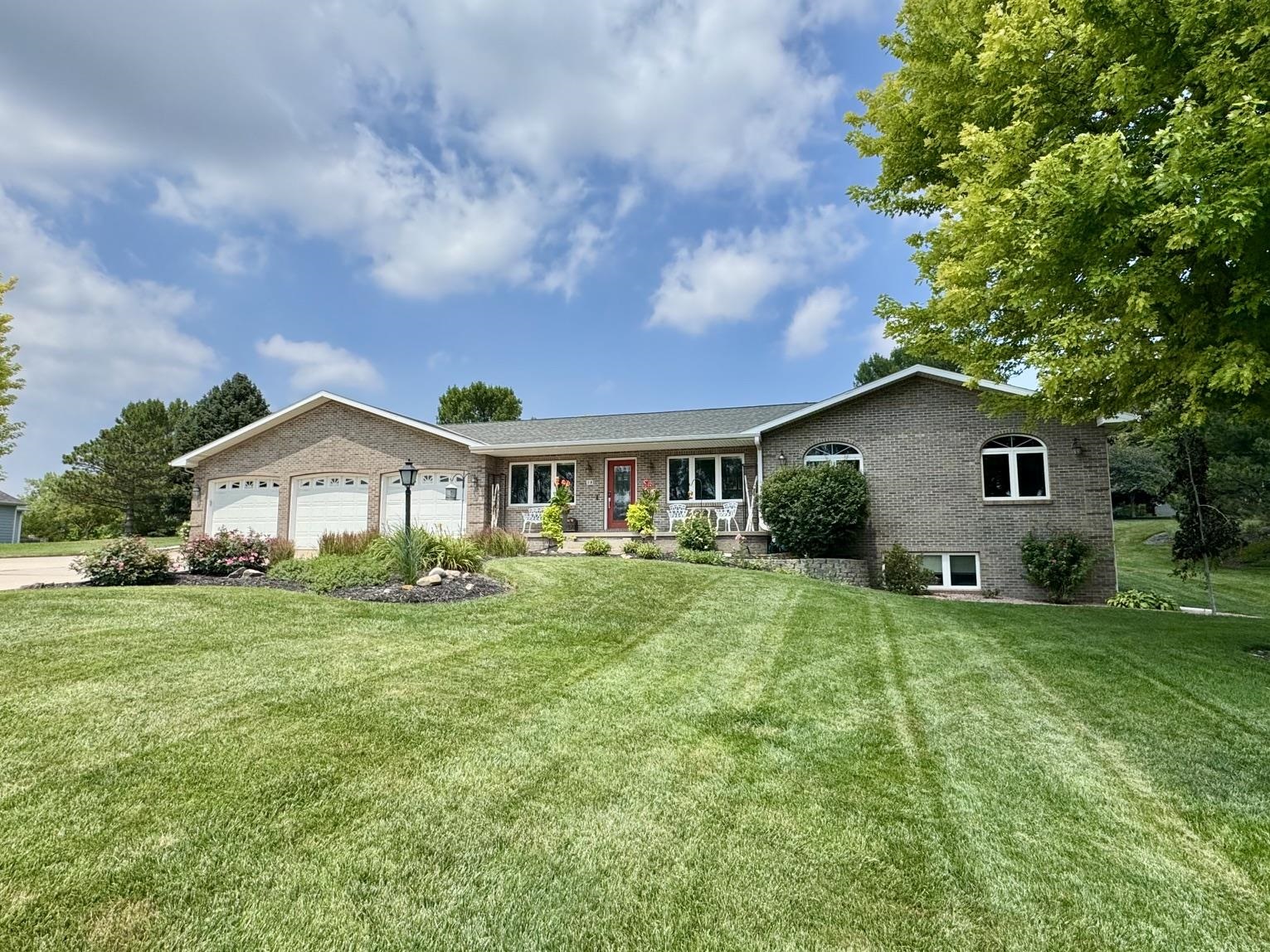 28 Mustang Trail Kearney, Nebraska 68845-7610, 5 Bedrooms Bedrooms, ,3 BathroomsBathrooms,Residential,For Sale,28 Mustang Trail,20261127