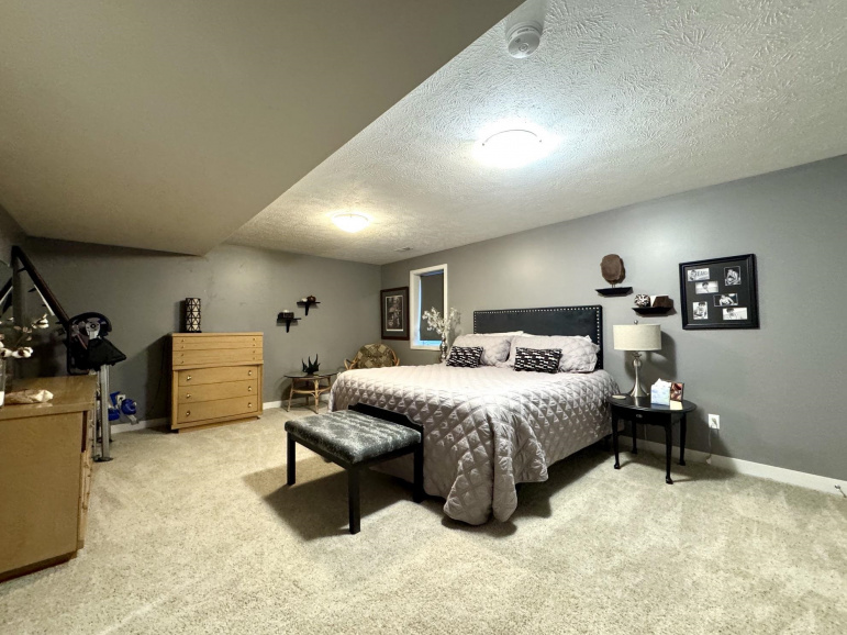 28 Mustang Trail Kearney, Nebraska 68845-7610, 5 Bedrooms Bedrooms, ,3 BathroomsBathrooms,Residential,For Sale,28 Mustang Trail,20261127