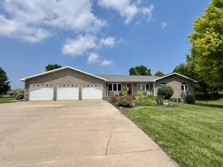 28 Mustang Trail Kearney, Nebraska 68845-7610, 5 Bedrooms Bedrooms, ,3 BathroomsBathrooms,Residential,For Sale,28 Mustang Trail,20261127