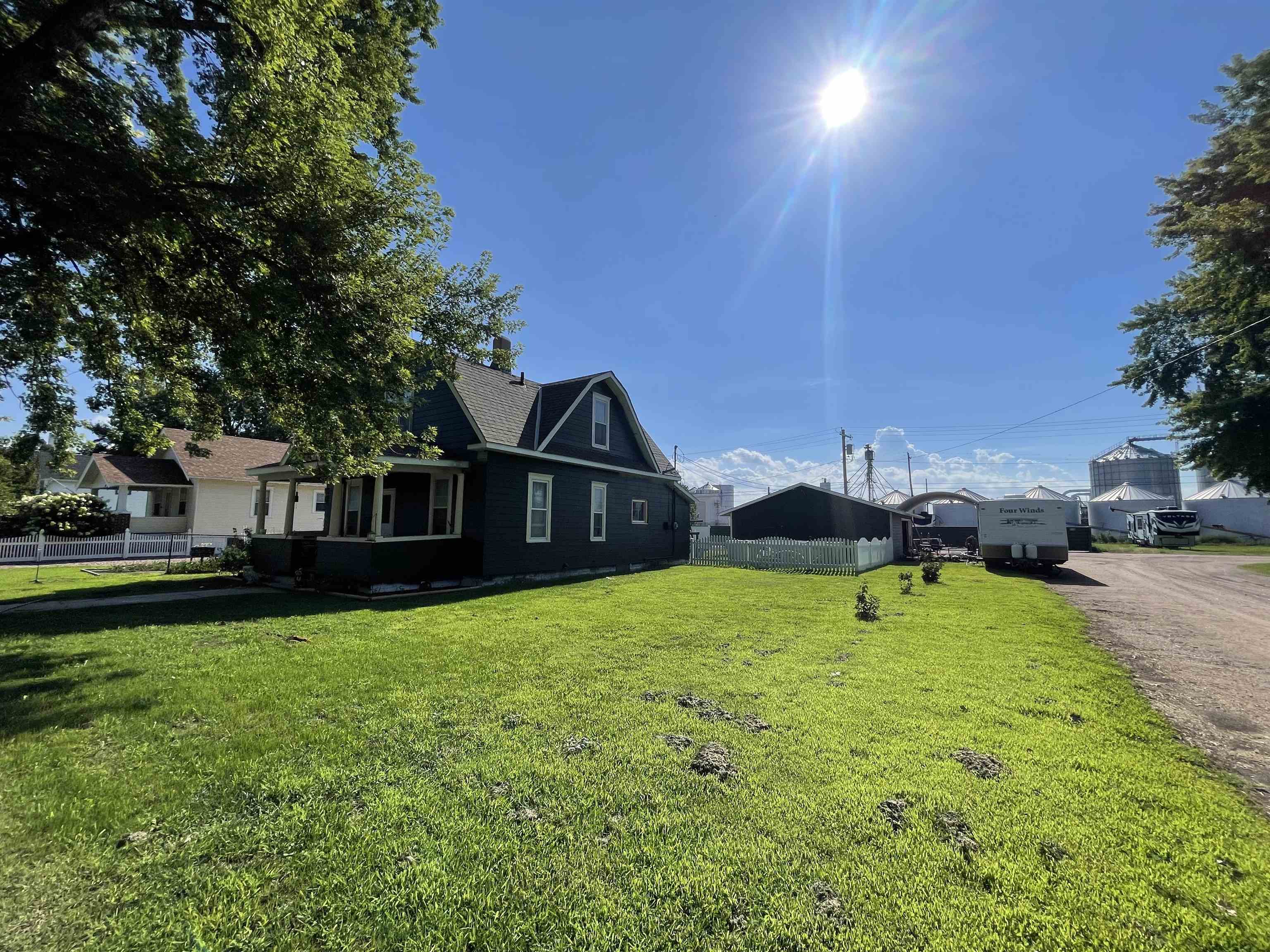 1320 Ave A Gothenburg, Nebraska 69138, 3 Bedrooms Bedrooms, ,2 BathroomsBathrooms,Residential,For Sale,1320 Ave A,20261136