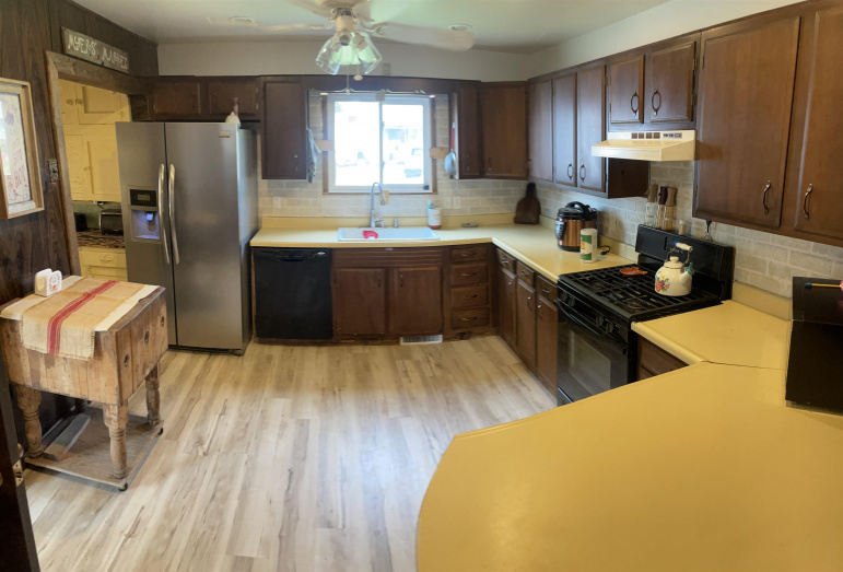 1320 Ave A Gothenburg, Nebraska 69138, 3 Bedrooms Bedrooms, ,2 BathroomsBathrooms,Residential,For Sale,1320 Ave A,20261136
