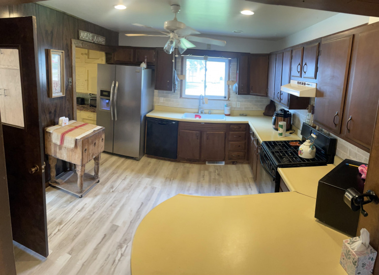 1320 Ave A Gothenburg, Nebraska 69138, 3 Bedrooms Bedrooms, ,2 BathroomsBathrooms,Residential,For Sale,1320 Ave A,20261136