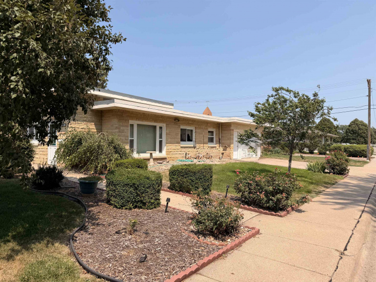 3303 F Avenue Kearney, Nebraska 68847, 2 Bedrooms Bedrooms, ,3 BathroomsBathrooms,Residential,For Sale,3303 F Avenue,20261145