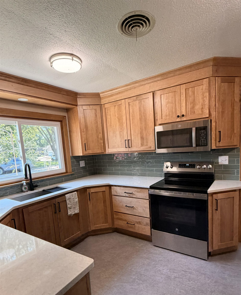 3303 F Avenue Kearney, Nebraska 68847, 2 Bedrooms Bedrooms, ,3 BathroomsBathrooms,Residential,For Sale,3303 F Avenue,20261145