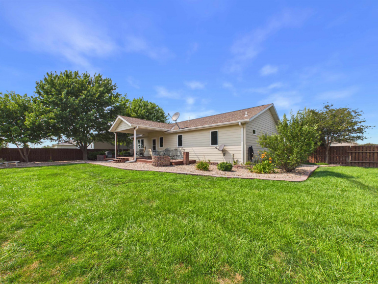 1383 Evergreen Street Minden, Nebraska 68959, 4 Bedrooms Bedrooms, ,3 BathroomsBathrooms,Residential,For Sale,1383 Evergreen Street,20261150