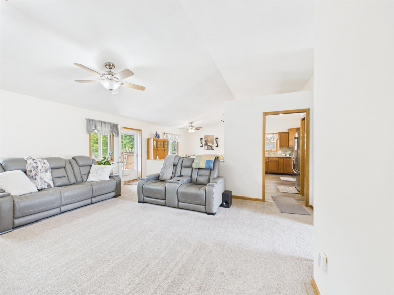 1383 Evergreen Street Minden, Nebraska 68959, 4 Bedrooms Bedrooms, ,3 BathroomsBathrooms,Residential,For Sale,1383 Evergreen Street,20261150