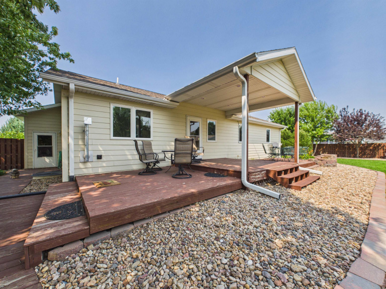 1383 Evergreen Street Minden, Nebraska 68959, 4 Bedrooms Bedrooms, ,3 BathroomsBathrooms,Residential,For Sale,1383 Evergreen Street,20261150