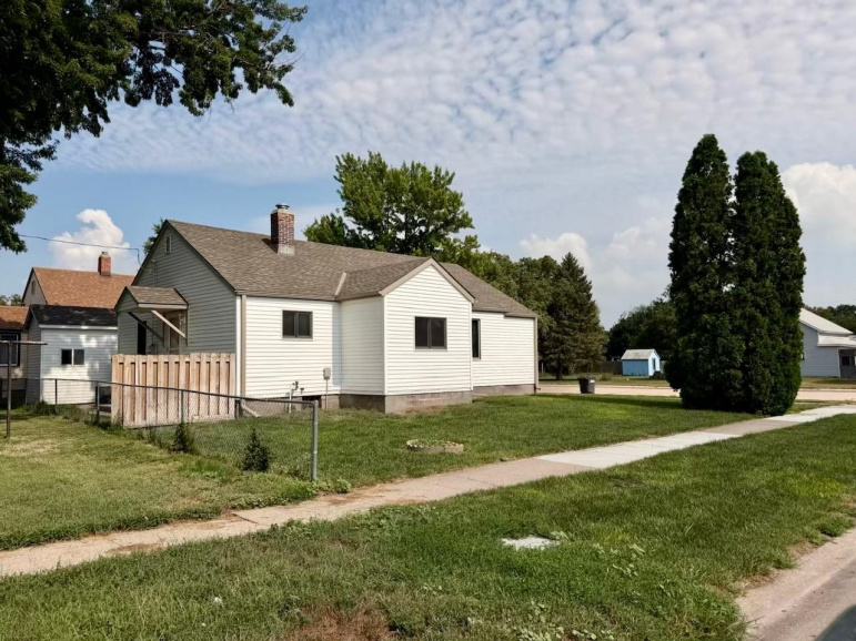 714 2nd Street Gibbon, Nebraska 68840, 2 Bedrooms Bedrooms, ,1 BathroomBathrooms,Residential,For Sale,714 2nd Street,20261151