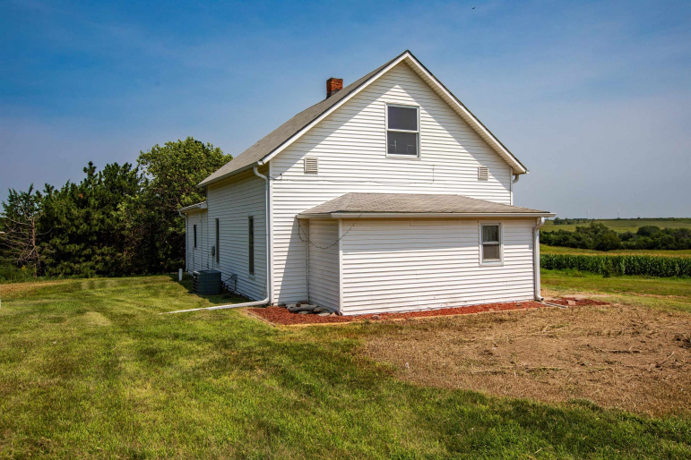 1136 T Road Blue Hill, Nebraska 68930, 4 Bedrooms Bedrooms, ,1 BathroomBathrooms,Residential,For Sale,1136 T Road,20261152