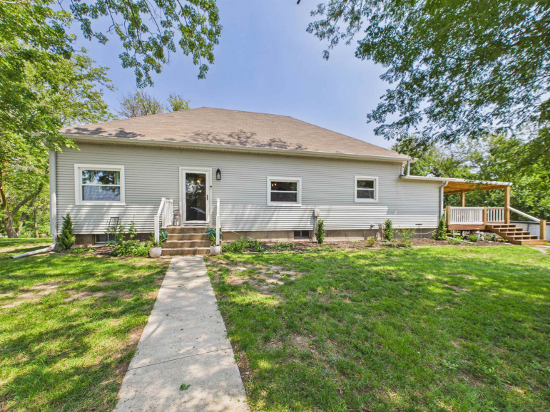 602 39 Road Minden, Nebraska 68959, 5 Bedrooms Bedrooms, ,3 BathroomsBathrooms,Residential,For Sale,602 39 Road,20261154
