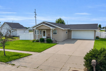 1105 E 16th Street Kearney, Nebraska 68847, 5 Bedrooms Bedrooms, ,2 BathroomsBathrooms,Residential,For Sale,1105 E 16th Street,20261159