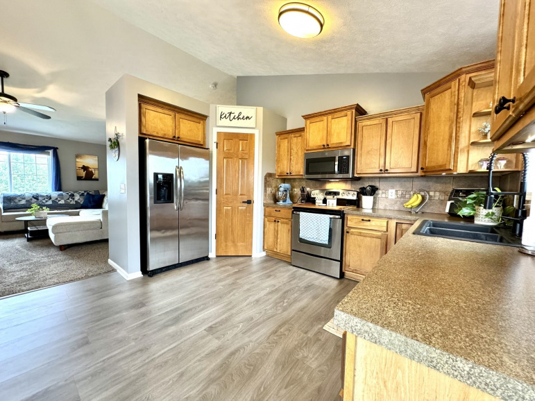 8015 Mandalay Drive Lincoln, Nebraska 68516, 3 Bedrooms Bedrooms, ,3 BathroomsBathrooms,Residential,For Sale,8015 Mandalay Drive,20261157