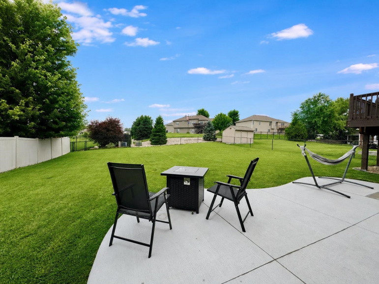 8015 Mandalay Drive Lincoln, Nebraska 68516, 3 Bedrooms Bedrooms, ,3 BathroomsBathrooms,Residential,For Sale,8015 Mandalay Drive,20261157