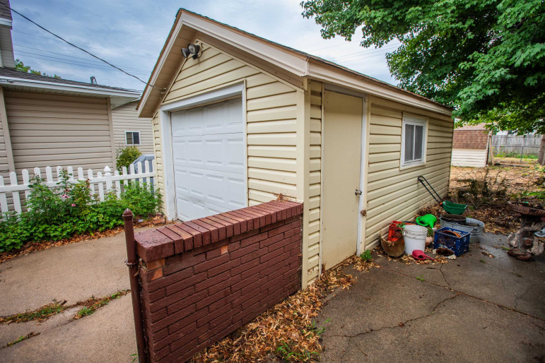 105 W 16th Street Grand Island, Nebraska 68801, 2 Bedrooms Bedrooms, ,2 BathroomsBathrooms,Residential,For Sale,105 W 16th Street,20261149