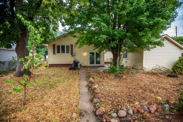 105 W 16th Street Grand Island, Nebraska 68801, 2 Bedrooms Bedrooms, ,2 BathroomsBathrooms,Residential,For Sale,105 W 16th Street,20261149