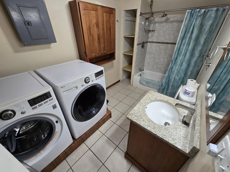 11802 Davis Street Roseland, Nebraska 68973, 3 Bedrooms Bedrooms, ,1 BathroomBathrooms,Residential,For Sale,11802 Davis Street,20261169