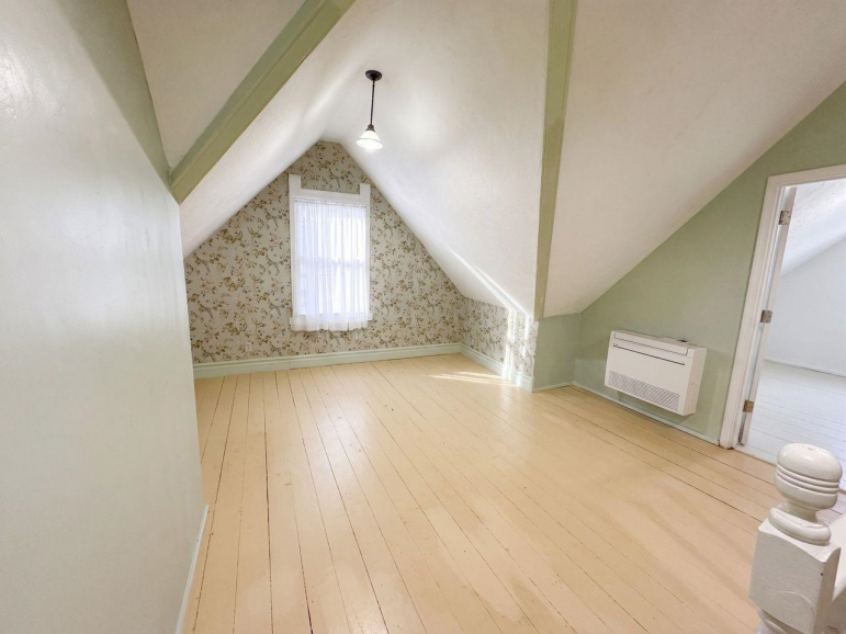 1322 W 4th Street Hastings, Nebraska 68901, 3 Bedrooms Bedrooms, ,3 BathroomsBathrooms,Residential,For Sale,1322 W 4th Street,20261175
