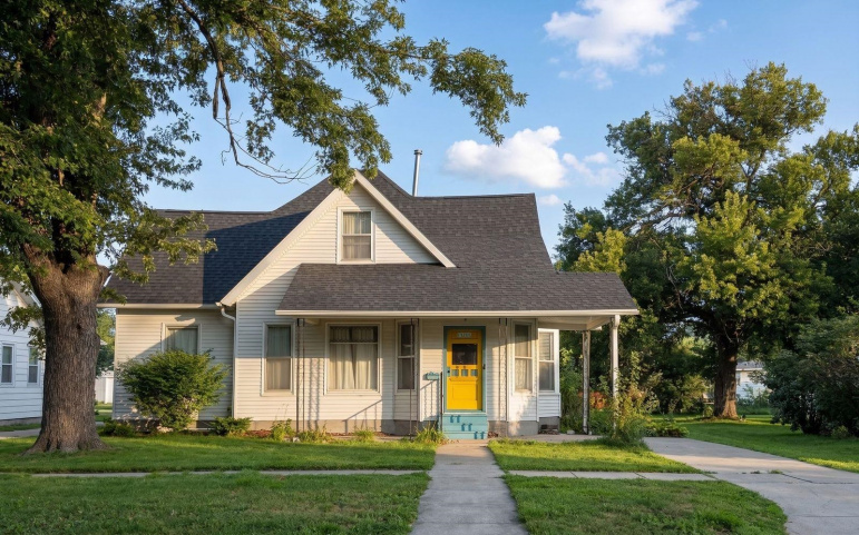 1322 W 4th Street Hastings, Nebraska 68901, 3 Bedrooms Bedrooms, ,3 BathroomsBathrooms,Residential,For Sale,1322 W 4th Street,20261175
