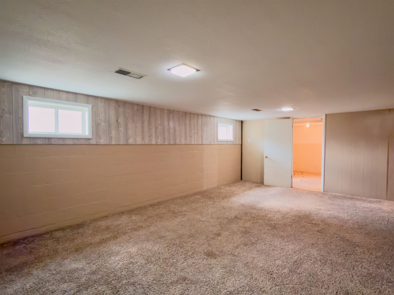 3507 Linden Drive Kearney, Nebraska 68847, 3 Bedrooms Bedrooms, ,2 BathroomsBathrooms,Residential,For Sale,3507 Linden Drive,20261171