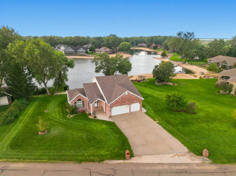 2 Sonja Drive Doniphan, Nebraska 68832, 3 Bedrooms Bedrooms, ,3 BathroomsBathrooms,Residential,For Sale,2 Sonja Drive,20261181