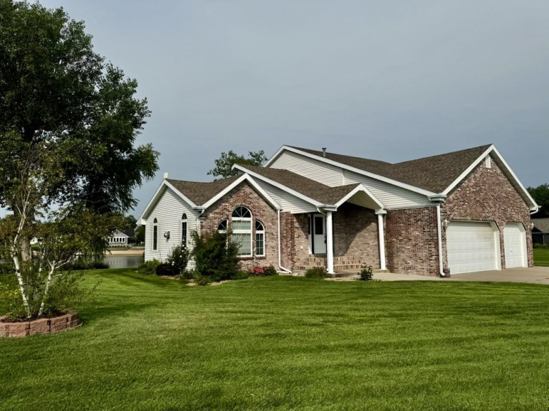 2 Sonja Drive Doniphan, Nebraska 68832, 3 Bedrooms Bedrooms, ,3 BathroomsBathrooms,Residential,For Sale,2 Sonja Drive,20261181