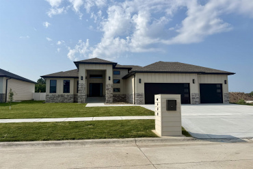 608 E 23rd St Hastings, Nebraska 68901, 3 Bedrooms Bedrooms, ,2 BathroomsBathrooms,Residential,For Sale,608 E 23rd St,20261180