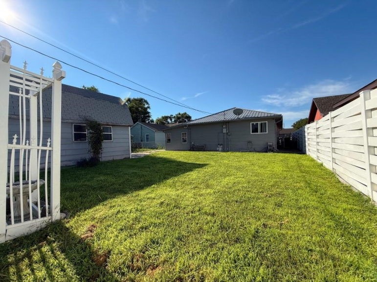 207 W Spruce Street Lexington, Nebraska 68850, 3 Bedrooms Bedrooms, ,1 BathroomBathrooms,Residential,For Sale,207 W Spruce Street,20251021