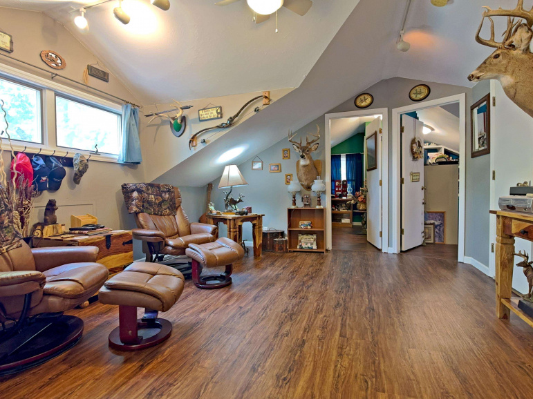 114 W H St Hastings, Nebraska 68901, 4 Bedrooms Bedrooms, ,2 BathroomsBathrooms,Residential,For Sale,114 W H St,20261185