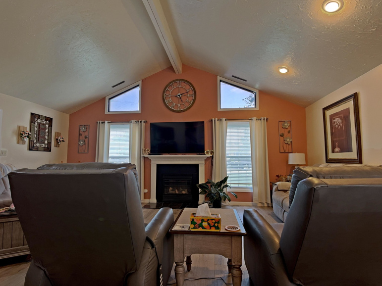 114 W H St Hastings, Nebraska 68901, 4 Bedrooms Bedrooms, ,2 BathroomsBathrooms,Residential,For Sale,114 W H St,20261185