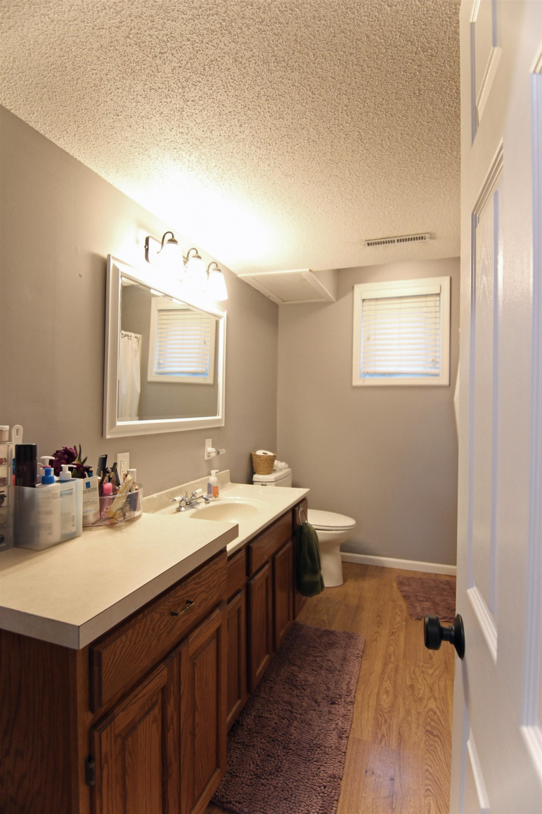 14 Sioux Lane Kearney, Nebraska 68847, 5 Bedrooms Bedrooms, ,2 BathroomsBathrooms,Residential,For Sale,14 Sioux Lane,20261184