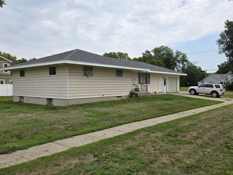 205 E 7th Avenue Red Cloud, Nebraska 68970, 3 Bedrooms Bedrooms, ,2 BathroomsBathrooms,Residential,For Sale,205 E 7th Avenue,20261189
