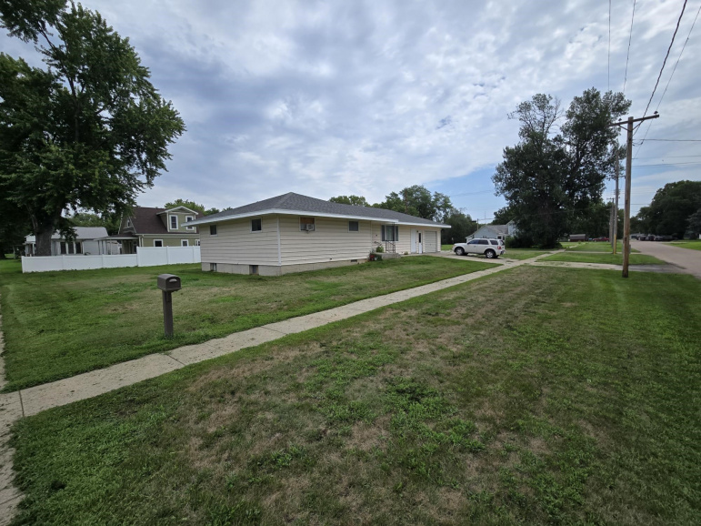 205 E 7th Avenue Red Cloud, Nebraska 68970, 3 Bedrooms Bedrooms, ,2 BathroomsBathrooms,Residential,For Sale,205 E 7th Avenue,20261189