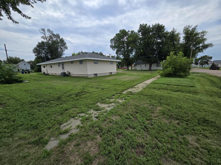 205 E 7th Avenue Red Cloud, Nebraska 68970, 3 Bedrooms Bedrooms, ,2 BathroomsBathrooms,Residential,For Sale,205 E 7th Avenue,20261189